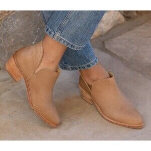 Nisolo Women's Mia Everyday Leather Ankle Boots Sand $228
